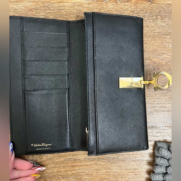Salvatore Ferragamo Long Wallet Leather Black Used - Picture 3 of 6